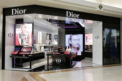 Dior Opens First Fragrance & Beauty Boutique in the 